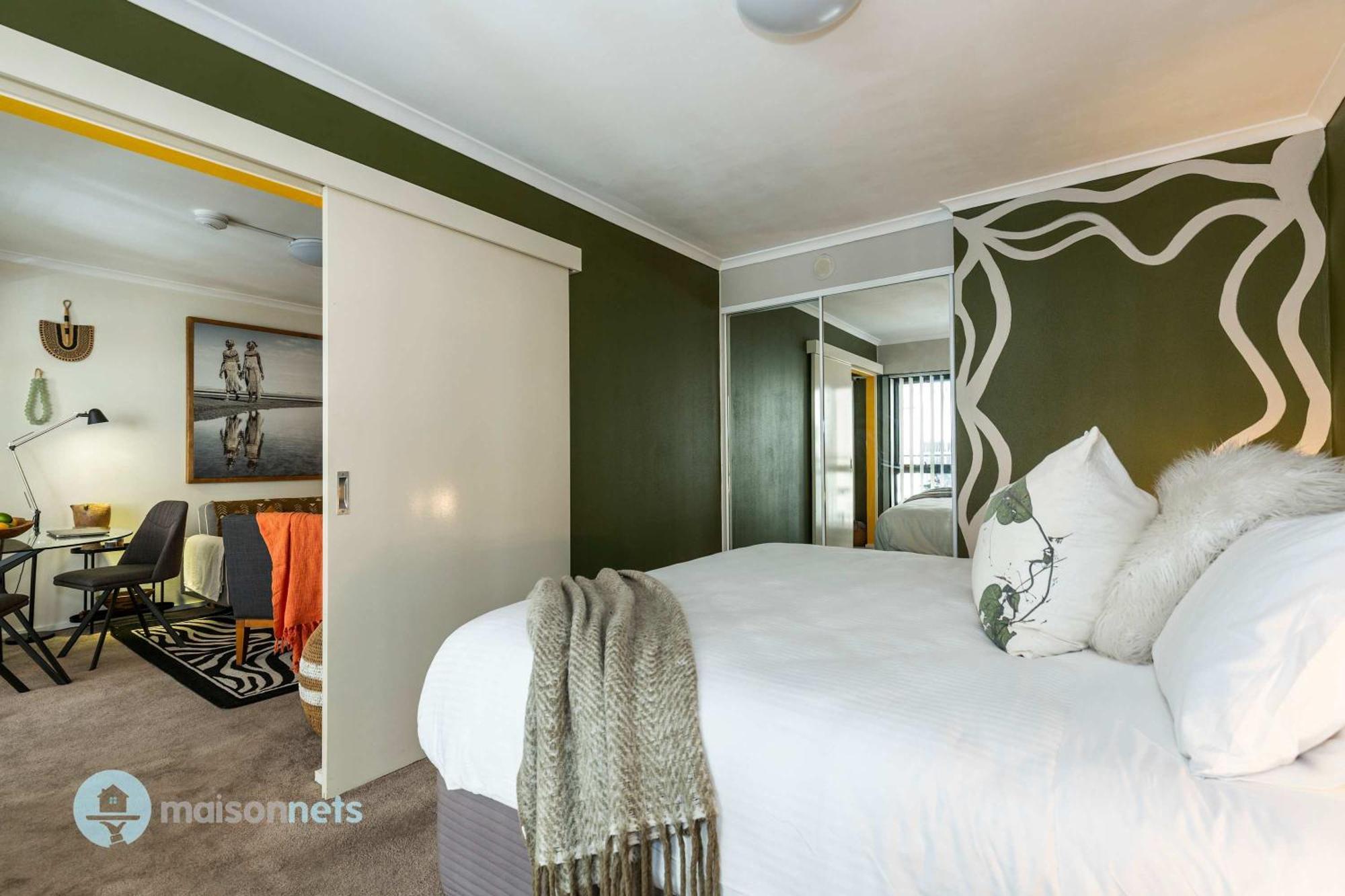 African Inspired Oasis Surry Hills Walk To